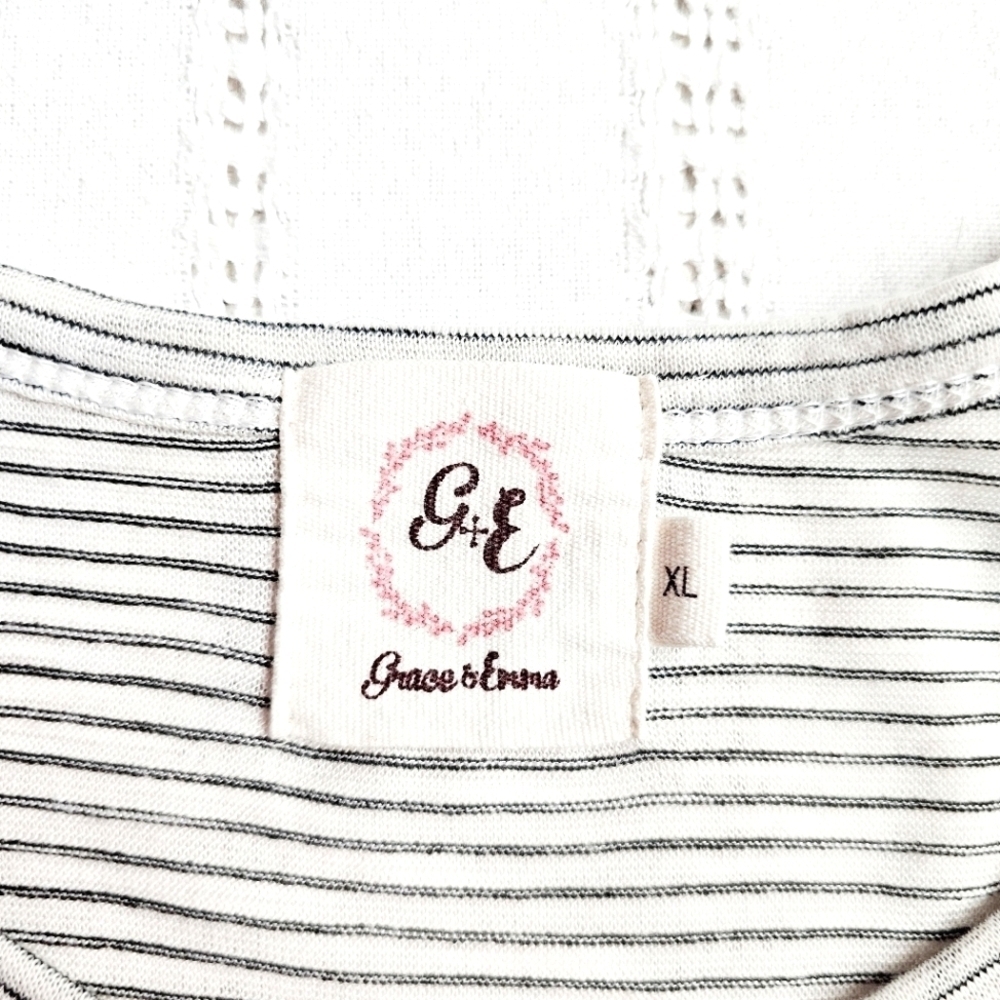 G&E Grace & Emma Floral Long Sleeve Round Neck Pull Over Striped Tee Size XL - Picture 6 of 7